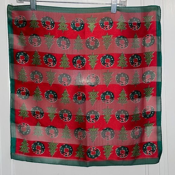 Vintage Echo red & green Christmas tree & wreath print Holiday square scarf - Picture 1 of 7